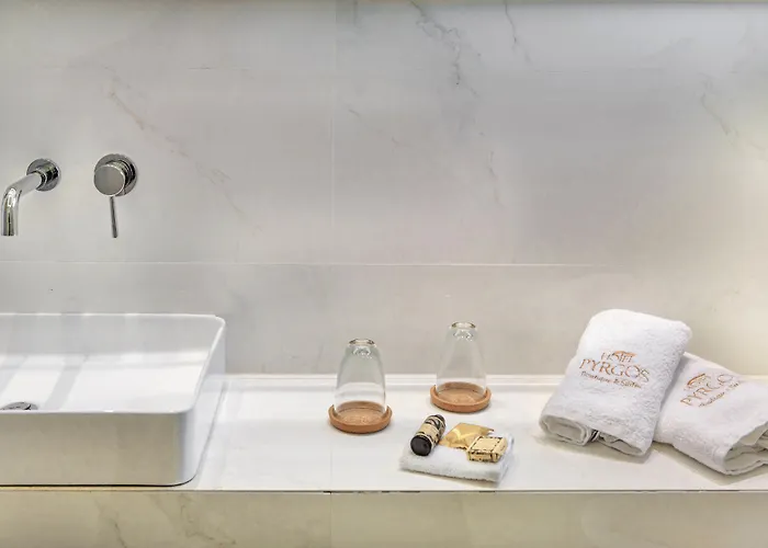 Pyrgos Boutique & 2*